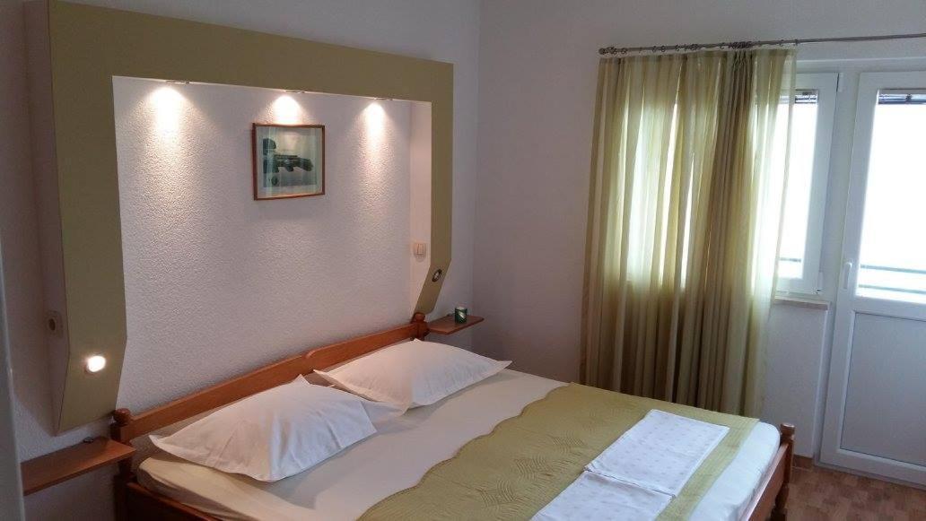 Apartmani Kontic Baška Voda Exteriör bild