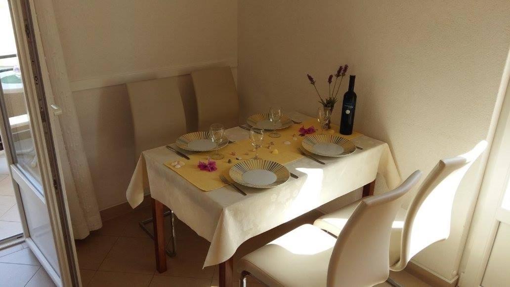 Apartmani Kontic Baška Voda Exteriör bild