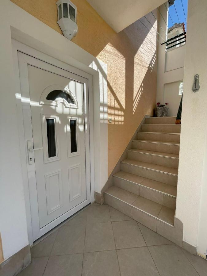 Apartmani Kontic Baška Voda Exteriör bild